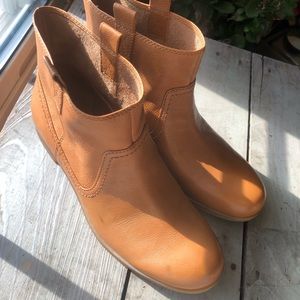 NIB Nine West leather booties